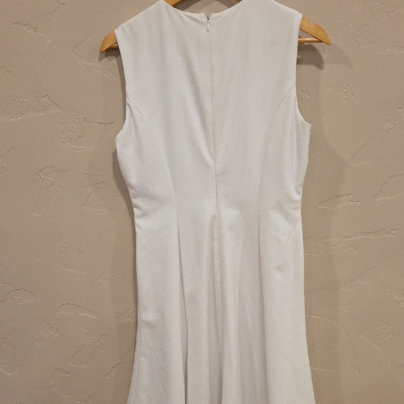 Calvin Klein White Sleeveless Dress Classic Style Size 6 - Picture 3 of 4